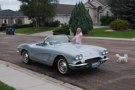 1962 Corvette 327 cu in 4 speed