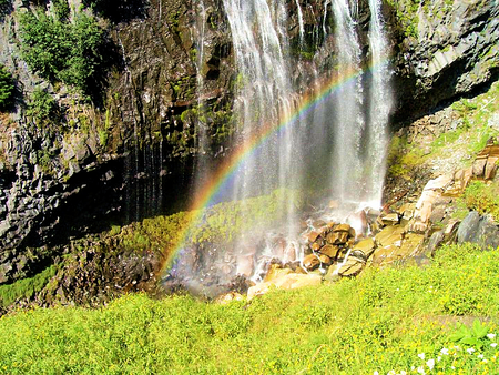 Mt Rainier Rainbow