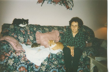 Kayla Marie, Jake, Grandma (Anna Jurey), and the rat named Templeton.