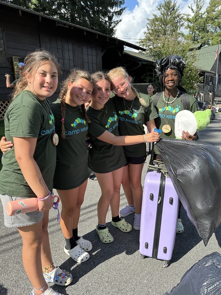 Entry image for Isla and Eliana Botnick. Clicking this image will show a larger photo