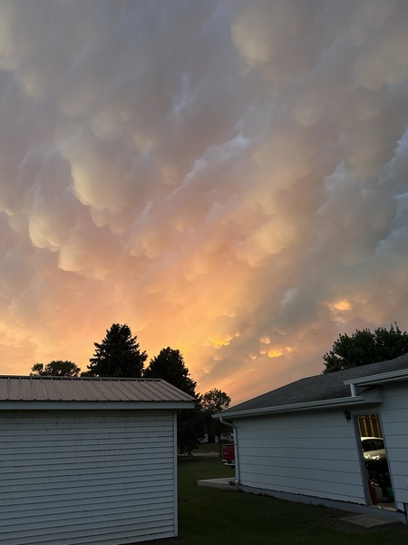 Entry image for Cumulus Sunset. Clicking this image will show a larger photo