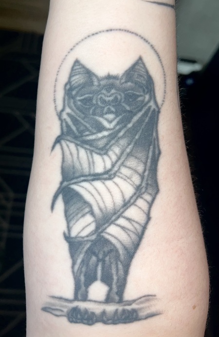 Entry image for Eevie. Clicking this image will show a larger photo