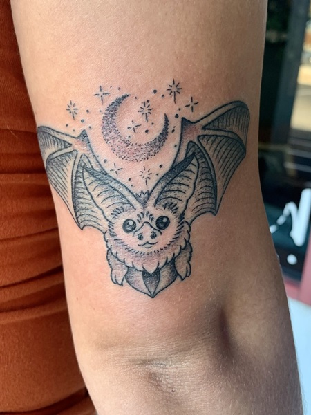 Entry image for Elizabeth. Clicking this image will show a larger photo