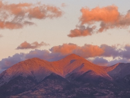 Entry image for another beautiful day ahead. Clicking this image will show a larger photo