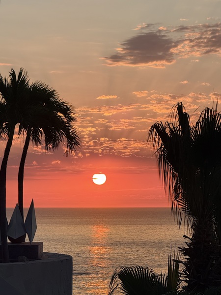 Entry image for Buenos dias, sol. Clicking this image will show a larger photo
