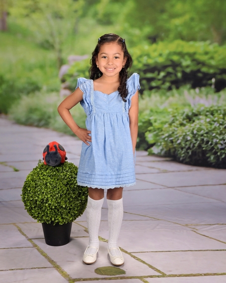 Entry image for Mariana. Clicking this image will show a larger photo