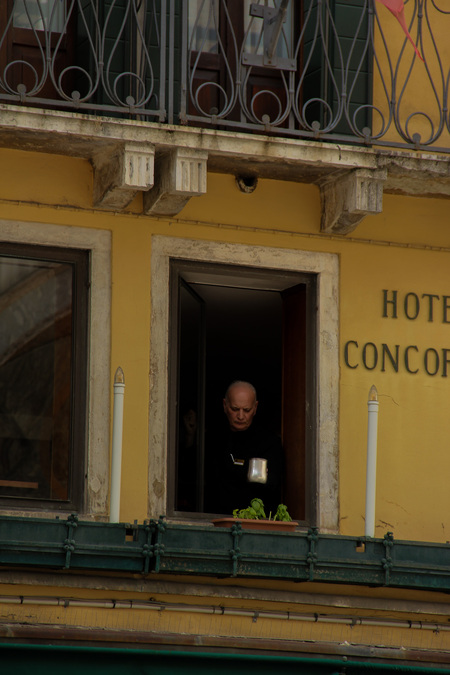 Entry image for Morning in Veince. Clicking this image will show a larger photo