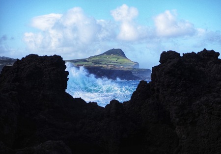 Entry image for Between Stone and Sea. Clicking this image will show a larger photo