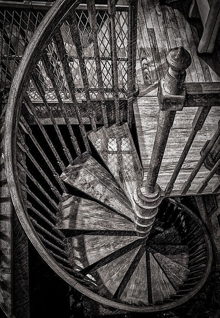 Entry image for Downward Stairs. Clicking this image will show a larger photo