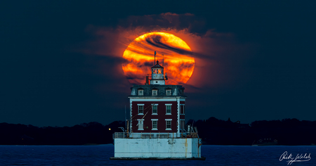 Entry image for Bad Moon Rising . Clicking this image will show a larger photo