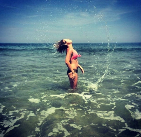 Britney Hansen - Ocean Action